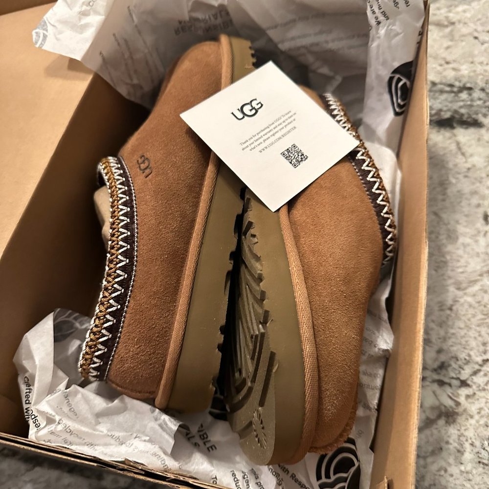 NIB UGG TASMAN WOMENS SIZE 8 CHESTNUT
